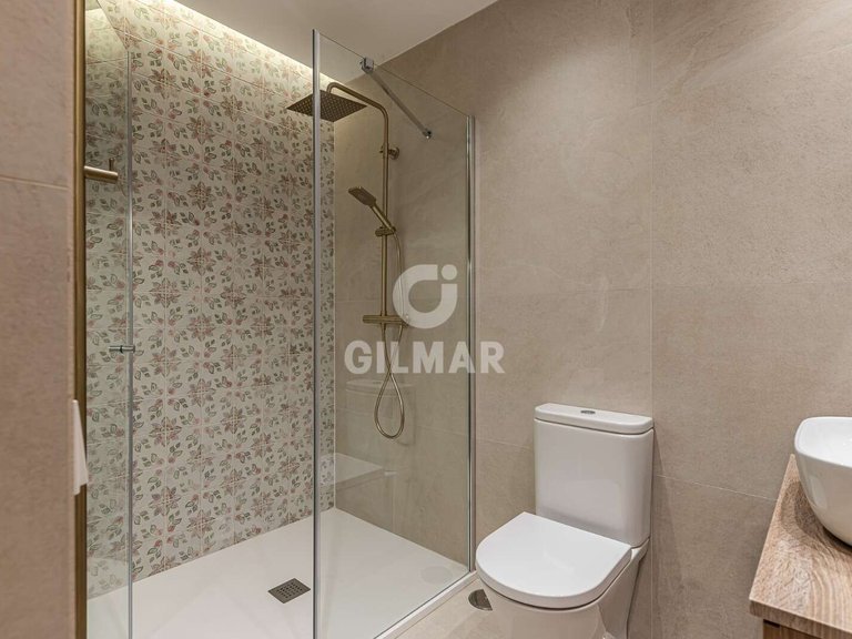 Apartment for Sale in Madrid, Madrid 18