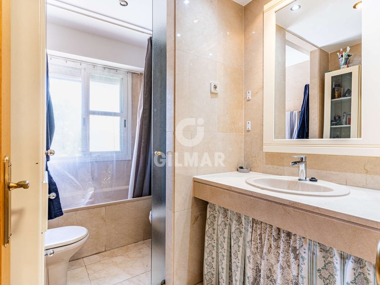 Town House for Sale in Madrid, Madrid 23