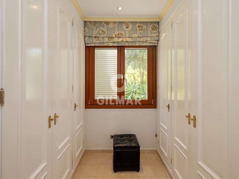 Villa for Sale in Estepona, Malaga 41