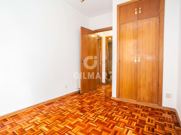Apartment for Sale in Madrid, Madrid 11