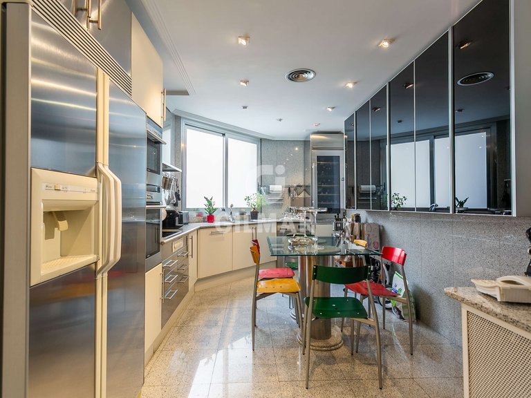 Apartment for Sale in Madrid, Madrid 18