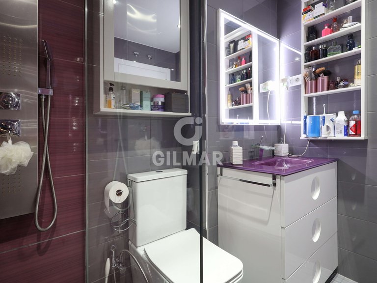 Apartment for Sale in Madrid, Madrid 18