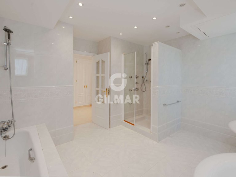Villa for Sale in Estepona, Malaga 24