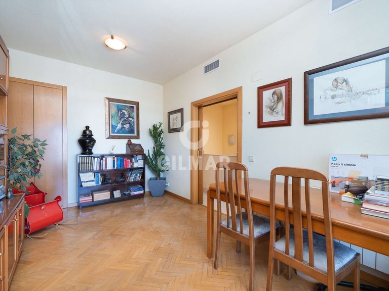 Town House for Sale in Madrid, Madrid 12