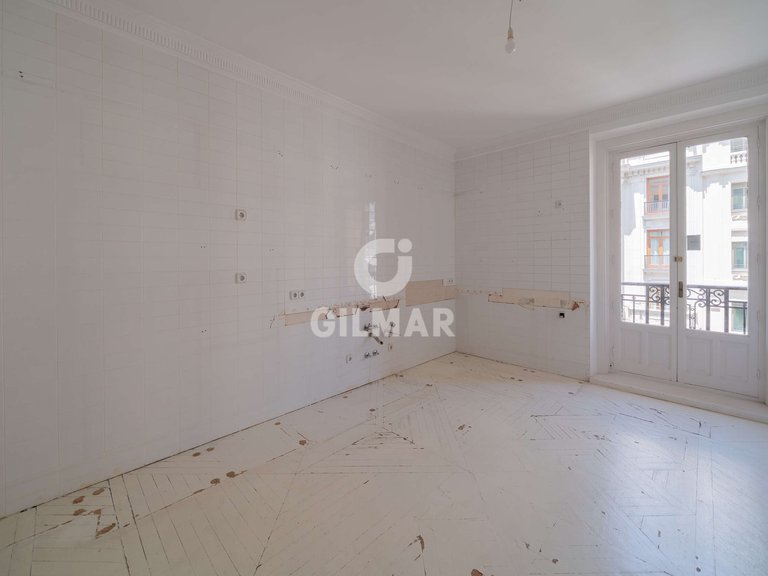 Apartment for Sale in Madrid, Madrid 5