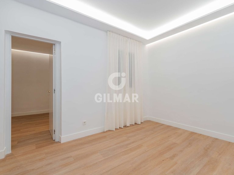 Apartment for Sale in Madrid, Madrid 11