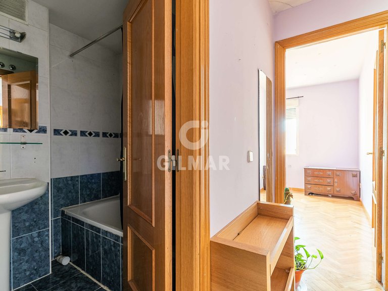 Apartment for Sale in Madrid, Madrid 18