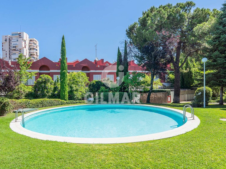 Town House for Sale in Madrid, Madrid 30