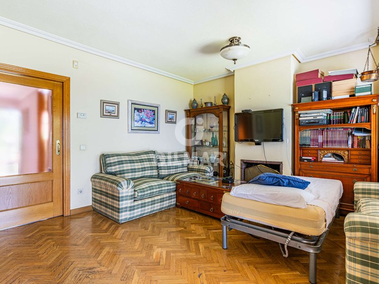 Town House for Sale in Madrid, Madrid 9