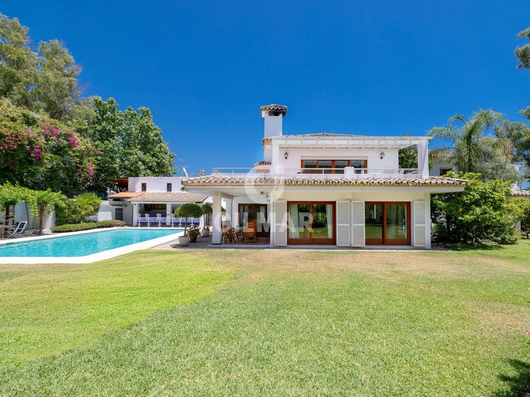 Villa for Sale in Estepona, Malaga 1