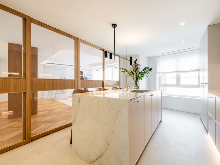 Apartment for Sale in Madrid, Madrid 18
