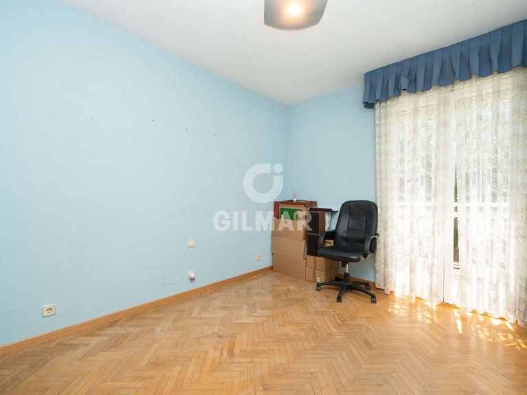 Town House for Sale in Madrid, Madrid 23