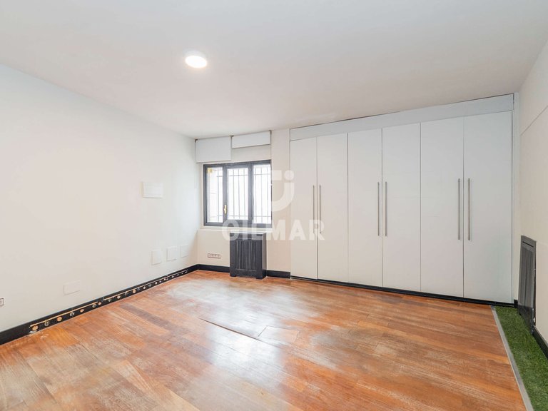 Town House for Sale in Madrid, Madrid 12