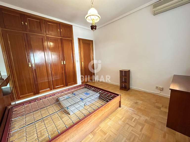Apartment for Rent in Madrid, Madrid 19