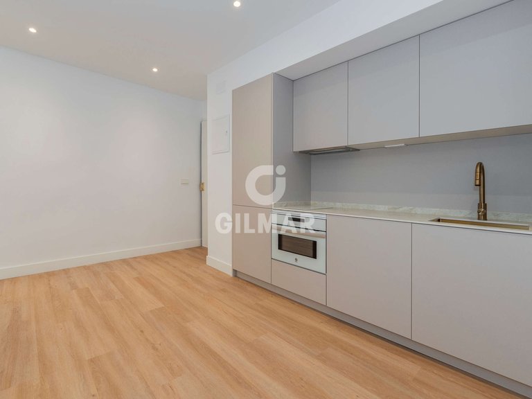 Apartment for Sale in Madrid, Madrid 8