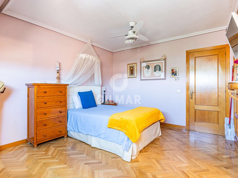 Town House for Sale in Madrid, Madrid 30