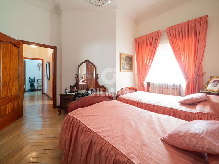 Apartment for Sale in Madrid, Madrid 18