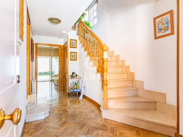 Town House for Sale in Madrid, Madrid 5