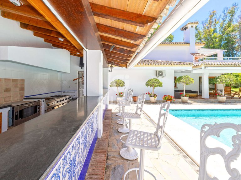 Villa for Sale in Estepona, Malaga 3