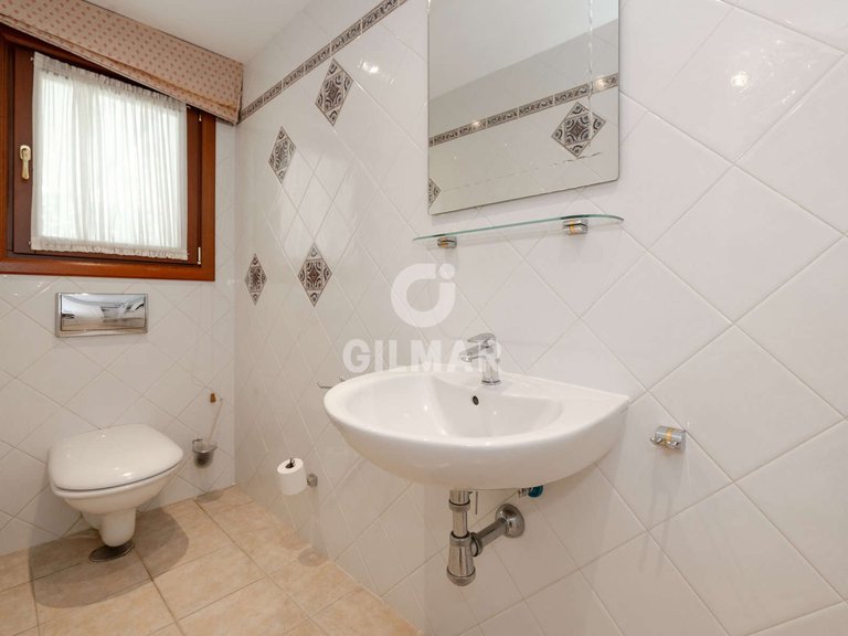 Villa for Sale in Estepona, Malaga 16