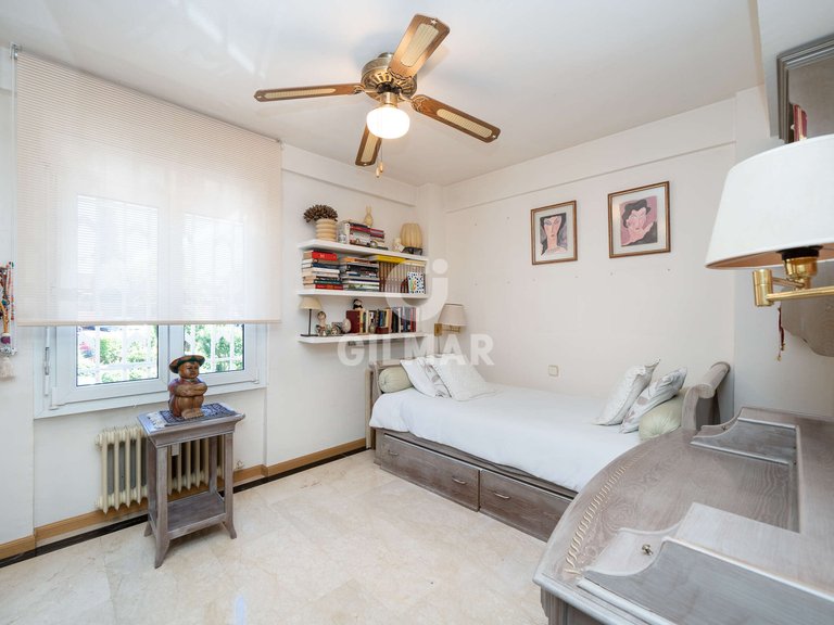Apartment for Sale in Madrid, Madrid 18