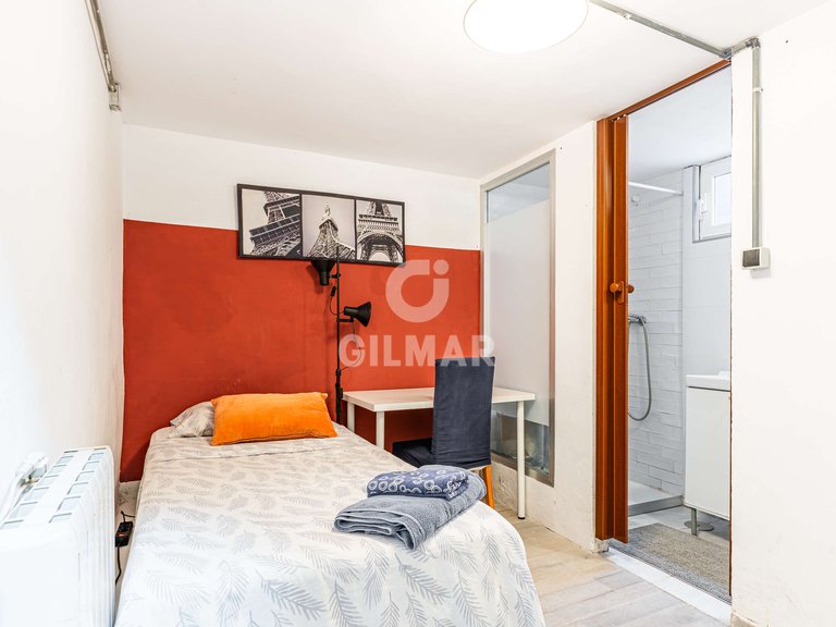 Apartment for Sale in Madrid, Madrid 16