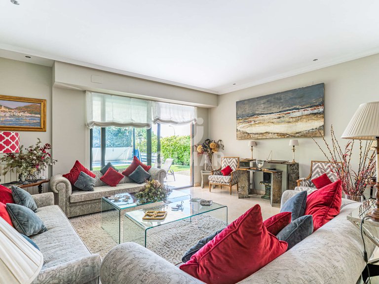 Town House for Sale in Madrid, Madrid 10
