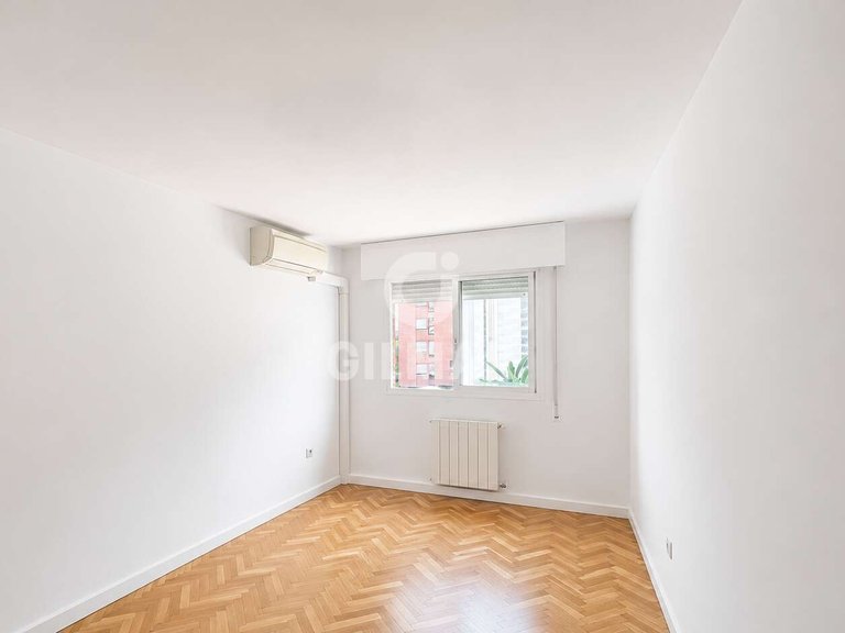 Apartment for Rent in Madrid, Madrid 16