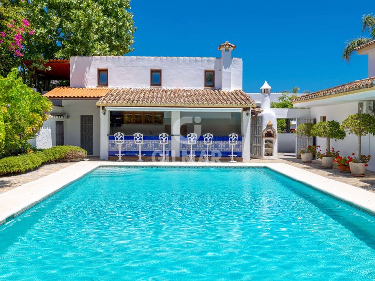 Villa for Sale in Estepona, Malaga 2