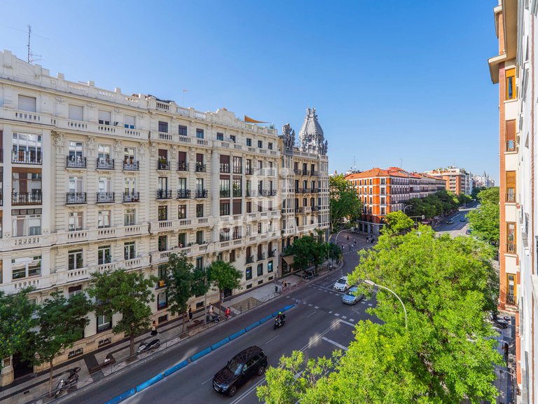 Apartment for Sale in Madrid, Madrid 32
