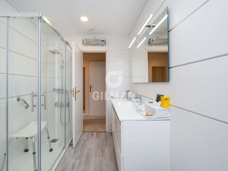 Apartment for Sale in Madrid, Madrid 18