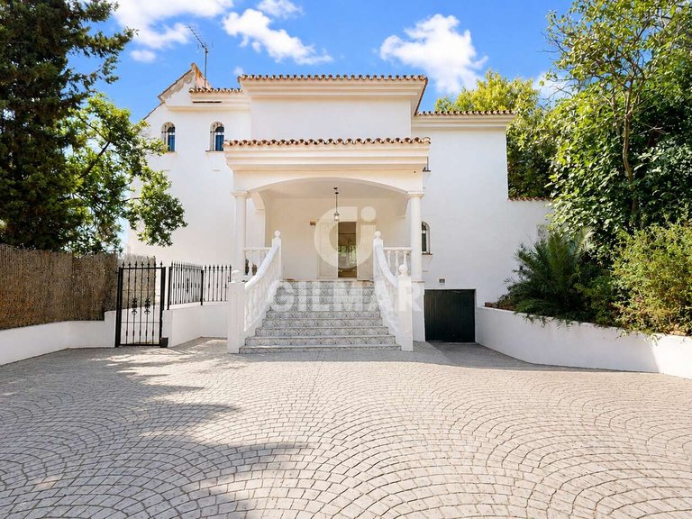 Villa for Sale in BenalmÁdena, Malaga 1