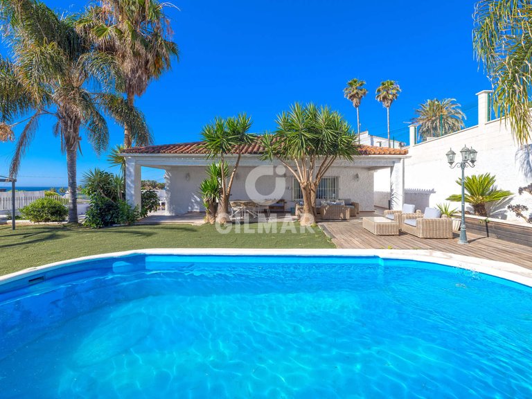 Villa for Sale in Buenas Noches, Malaga 1