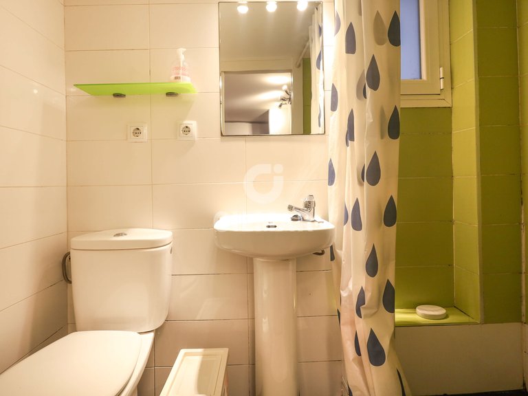 Apartment for Sale in Madrid, Madrid 18