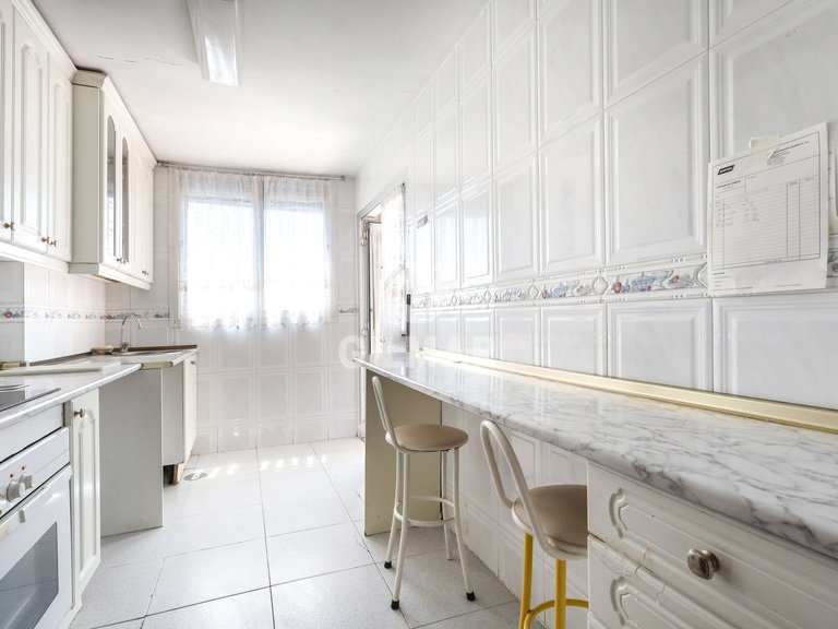 Apartment for Sale in Madrid, Madrid 11