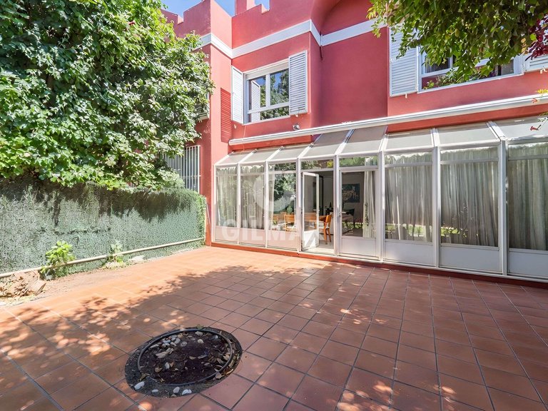 Town House for Sale in Madrid, Madrid 23
