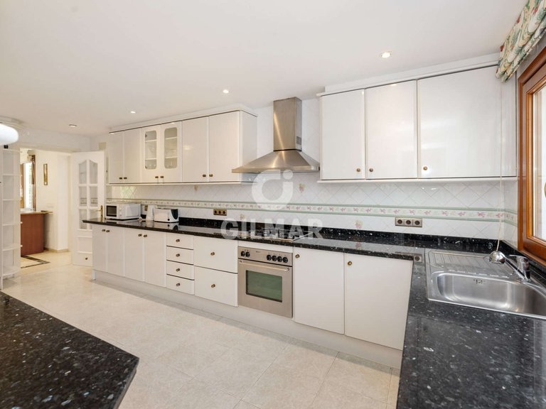 Villa for Sale in Estepona, Malaga 9