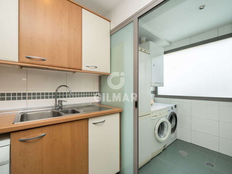 Apartment for Sale in Madrid, Madrid 18