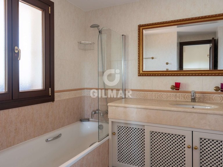 Villa for Sale in Marbella, Malaga 16