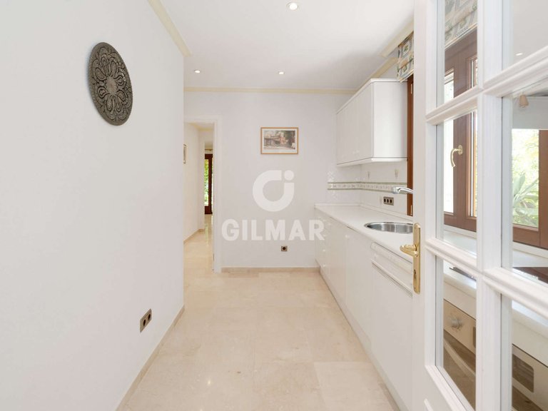Villa for Sale in Estepona, Malaga 14
