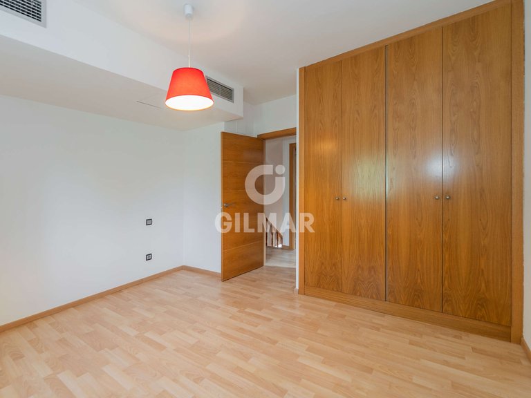 Town House for Rent in Madrid, Madrid 23