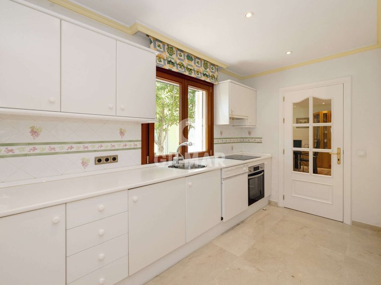 Villa for Sale in Estepona, Malaga 13