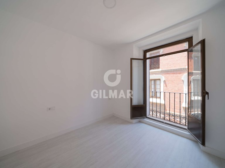 Apartment for Sale in Madrid, Madrid 18