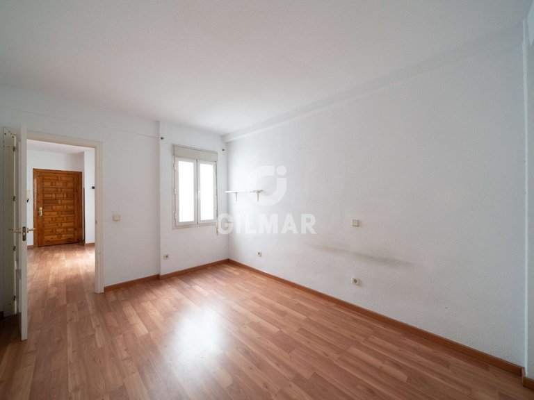 Apartment for Sale in Madrid, Madrid 16