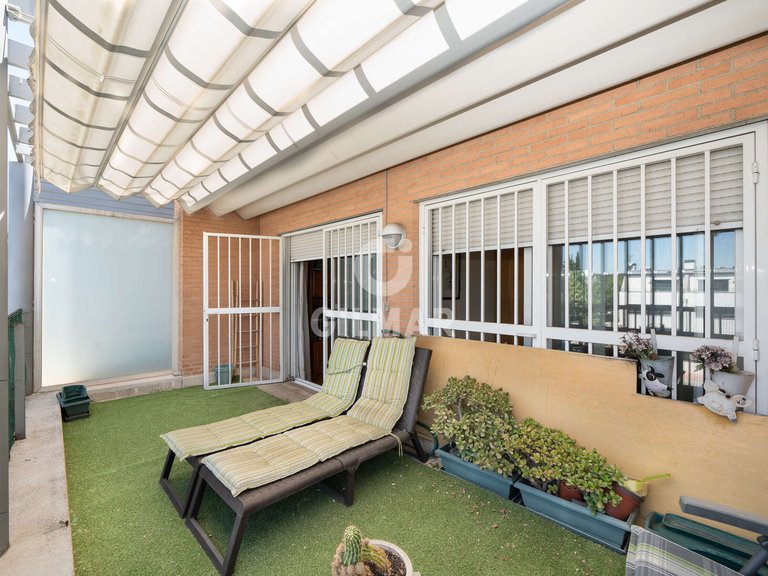 Town House for Sale in Madrid, Madrid 11