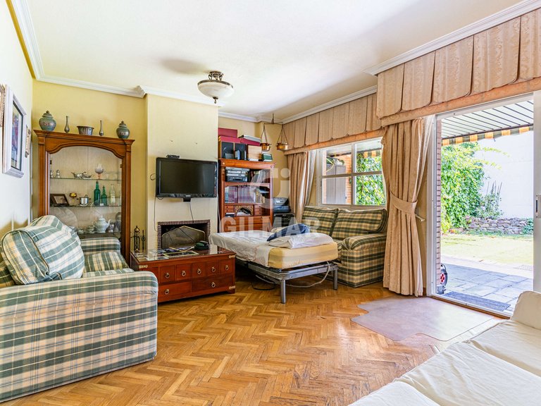 Town House for Sale in Madrid, Madrid 8
