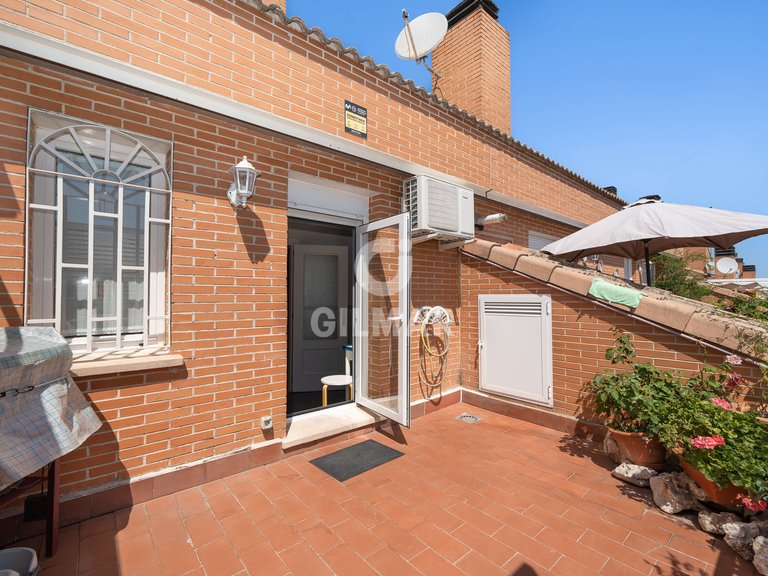 Penthouse for Sale in Madrid, Madrid 18