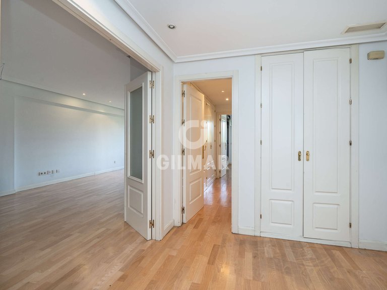 Apartment for Sale in Madrid, Madrid 30
