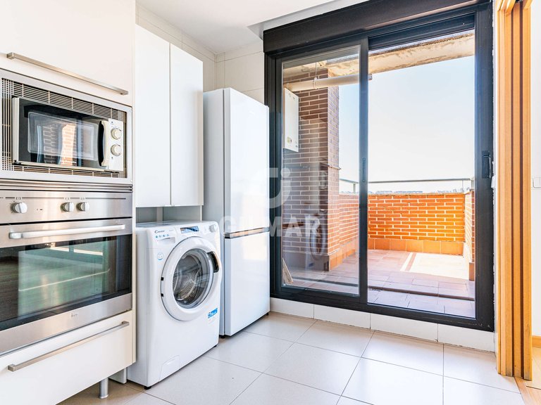 Penthouse for Sale in Madrid, Madrid 13