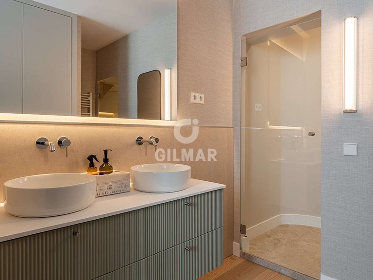 Apartment for Sale in Madrid, Madrid 18